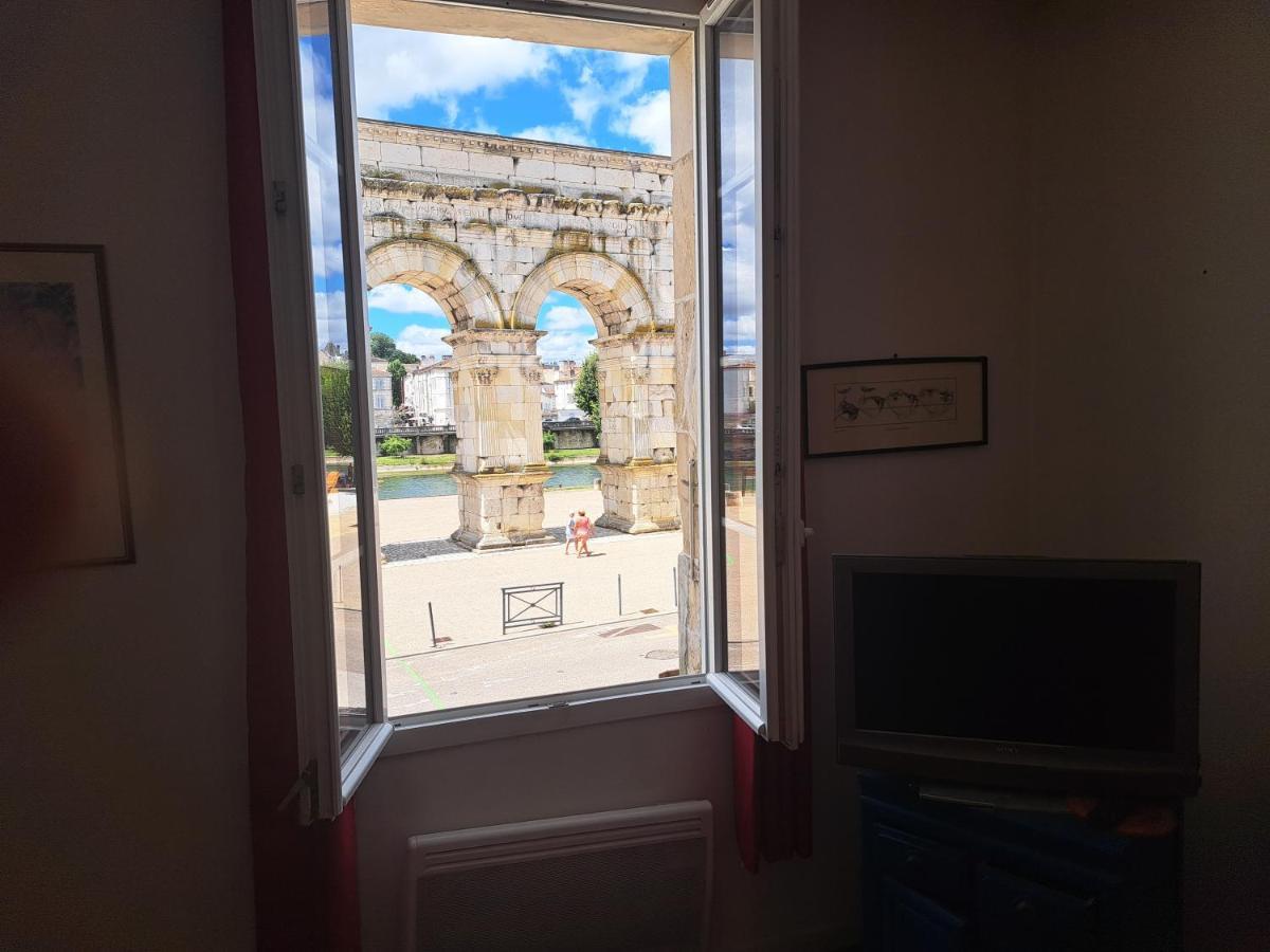 Appartement Loft Vue Imprenable Sur Le Vieux Saintes Extérieur photo